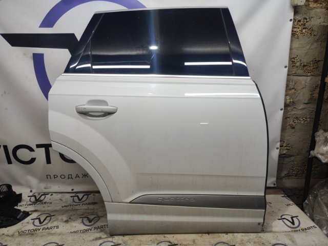Двері пасажирські задні праві 4M0833052E VAG