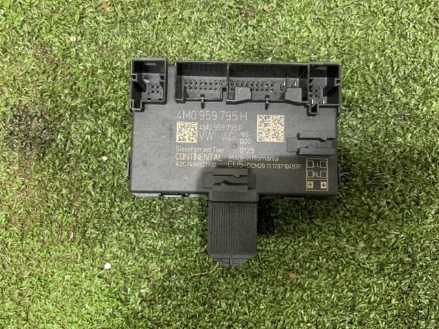 Блок комфорту задніх дверей 4M0959795H VAG