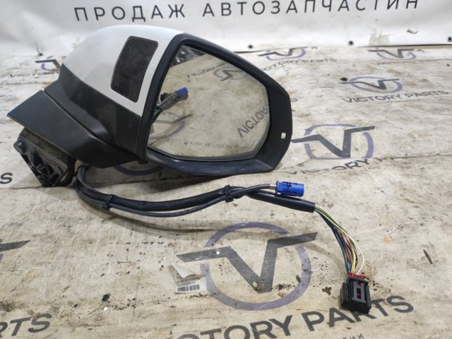 Праве бокове дзеркало 4M1857410L9B9 VAG