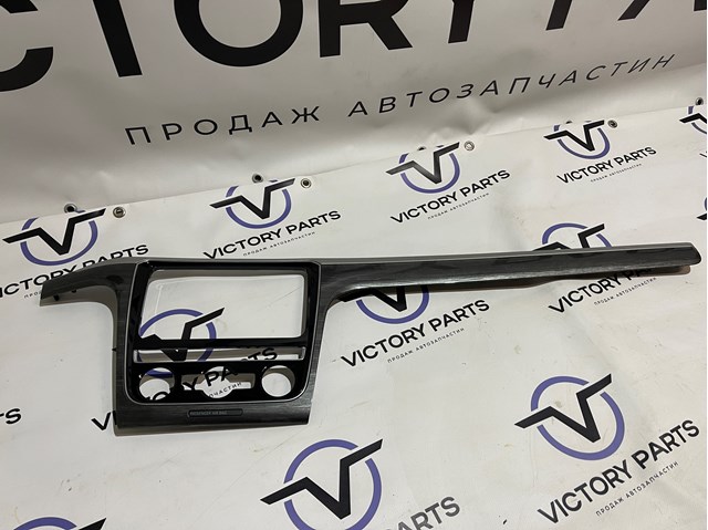 Молдинг (накладка) панелі приладів "торпедо", правий 561857212E VAG
