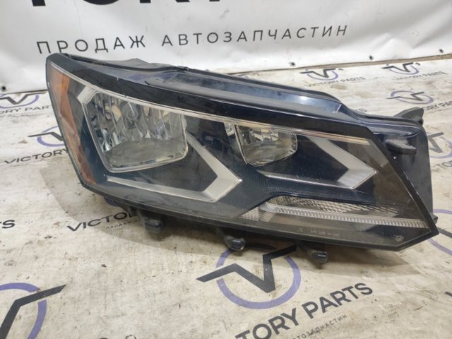 Фара правая 561941006E VAG