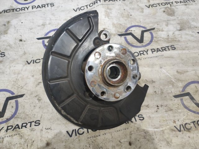 Цапфа поворотна права 5C0407256 VAG