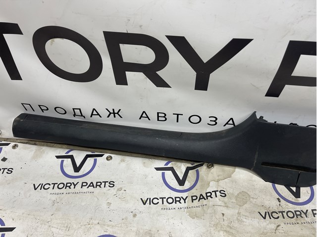 Облицювання порогу внутрішня, права 5GM853372B VAG
