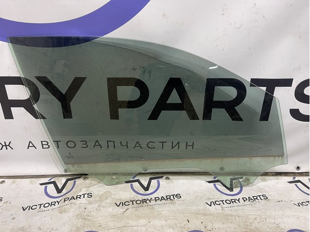 Скло пасажирських дверей 5NA845202 VAG