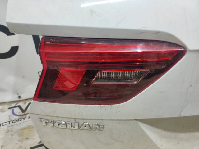 Задня ліва внутрішня фара 5NN945093 VAG