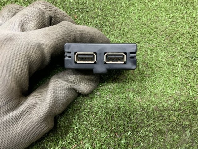 USB-розгалужувач 5Q0035726L VAG
