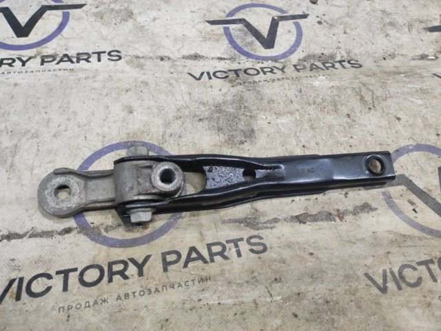 Задня опора двигуна Audi Q3