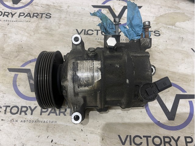 Компресор системи кондиціювання 5Q0820803F VAG