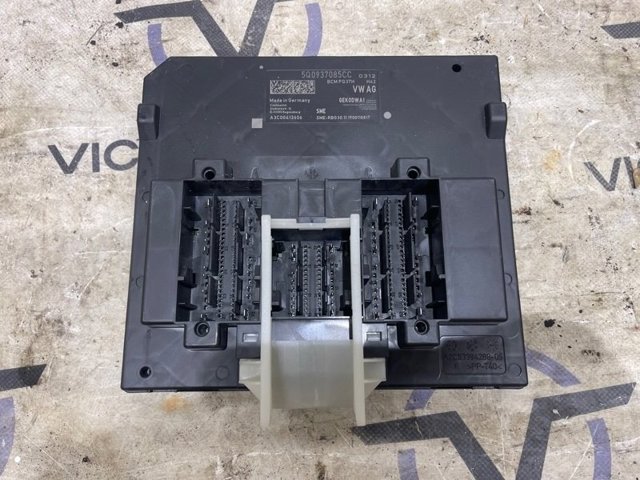 Блок комфорту 5Q0937085CC VAG