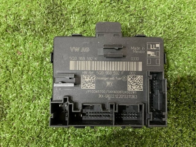 Блок комфорту передніх дверей 5Q0959592K VAG