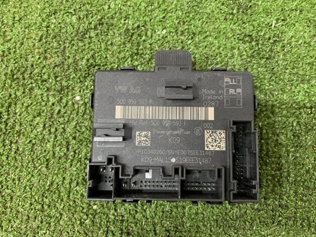 Блок комфорту передніх дверей 5Q0959593F VAG