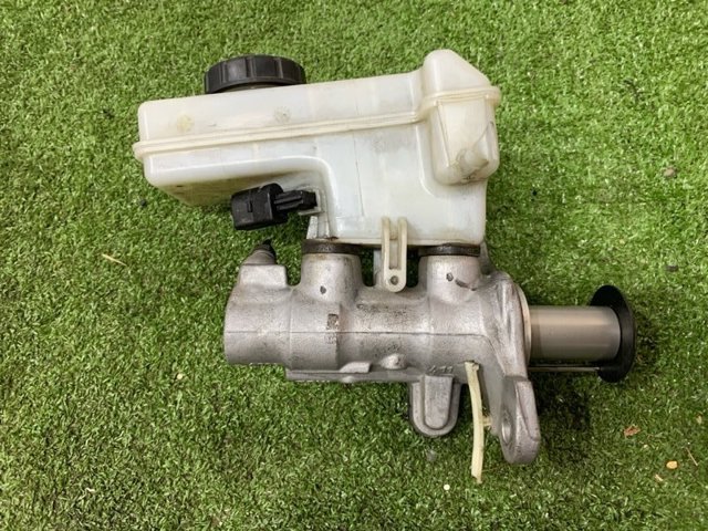 Циліндр гальмівний, головний Audi Q3