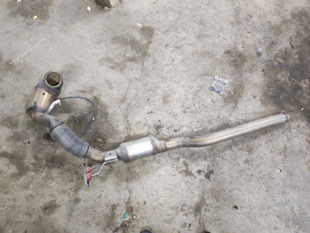 Глушник передній 5QN254500R VAG