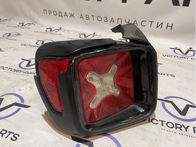 Ліхтар задній лівий 68429903AA CHRYSLER