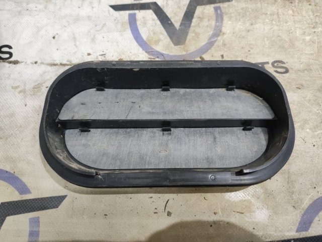 Люк заднього крила 6R0819465B VAG