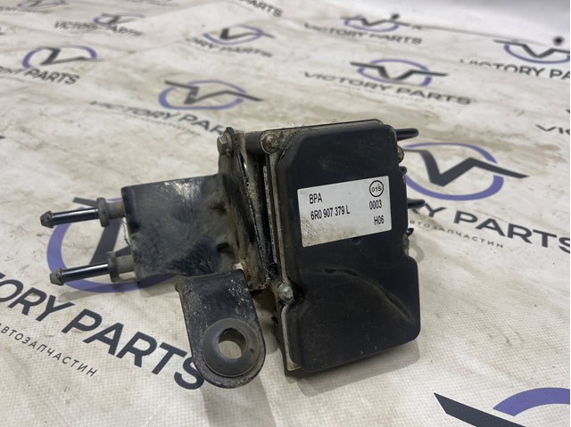 Блок керування АБС (ABS) 6R0907379L VAG