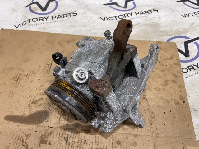 Компресор кліматичної установки 73111FG002 SUBARU