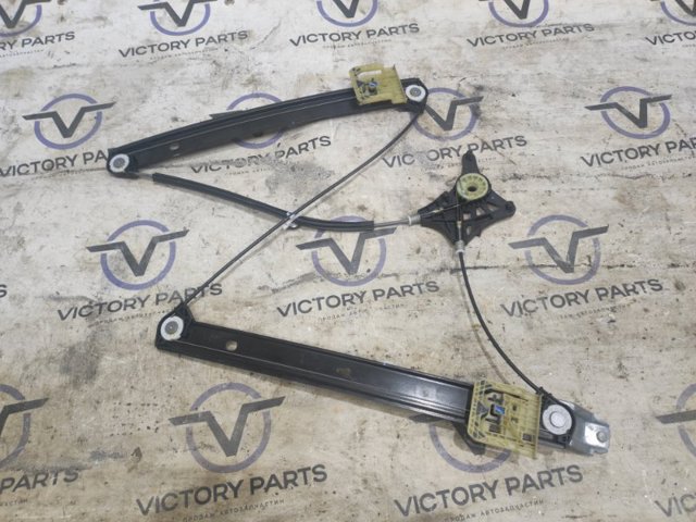 Підйомник механічний вітрового скла Audi Q3