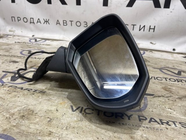Праве бокове дзеркало 83B857410G9B9 VAG