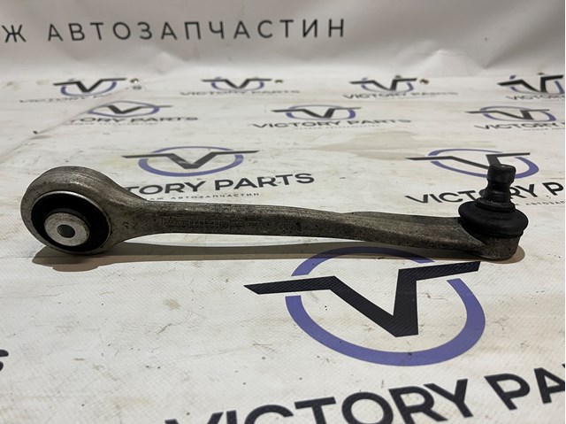 Важіль передньої підвіски верхній, правий 8K0407506M VAG