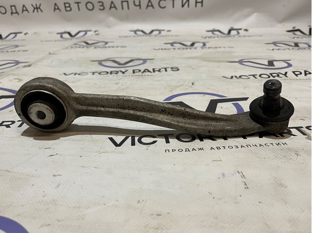 Важіль передньої підвіски верхній, лівий 8K0407509M VAG