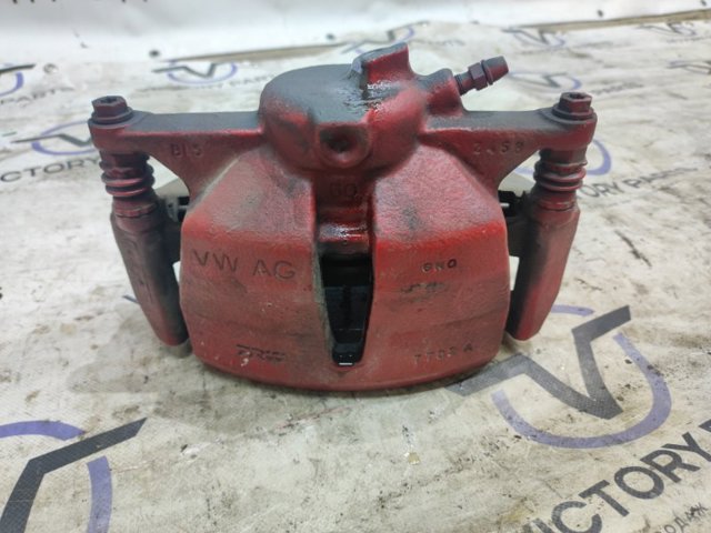 Супорт тормзной 8V0615123D VAG