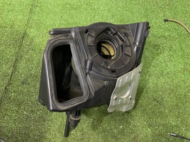 Коробка фільтра 8W0133837Q VAG