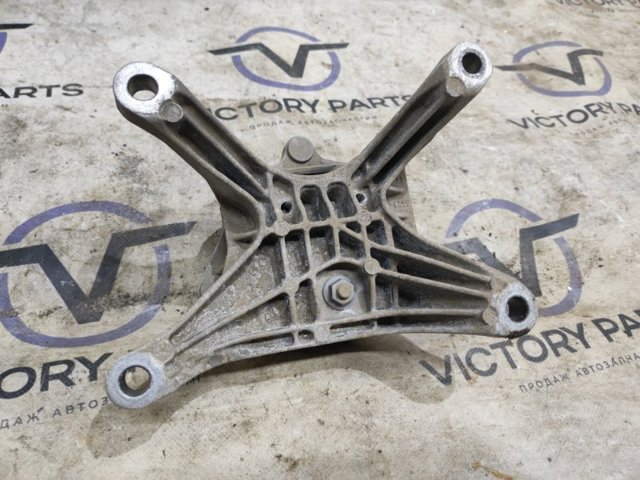 Подушка КПП 8W0399156 VAG