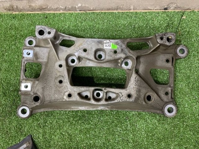 Кріплення кпп 8W0399262AE VAG