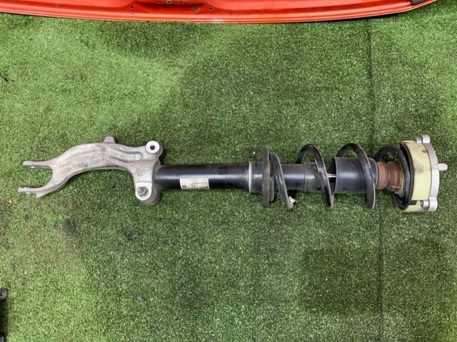 Амортизатор передній 8W0413031BA VAG