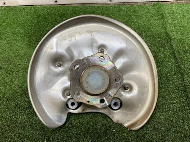 Цапфа поворотного кулака 8W0505431S VAG