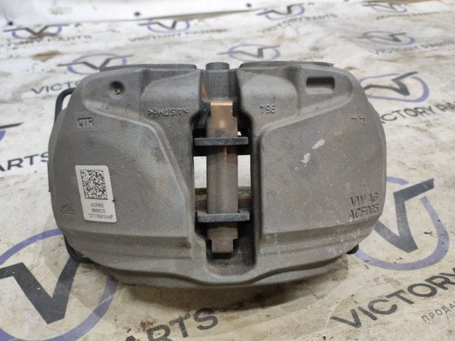 Супорт гальмівний, передній, правий 8W0615108C VAG