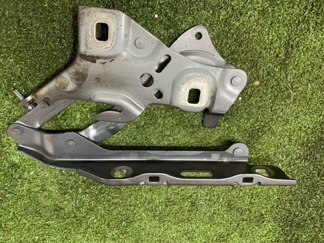 Завіса капота права 8W0823302D VAG