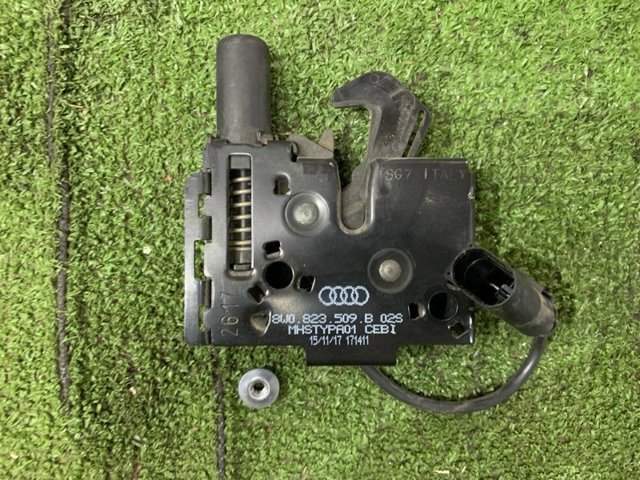 Замок кришки капота 8W0823509B VAG