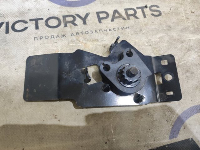 Трос капота з ручкою 8W0823529E VAG
