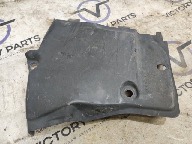 Захист днища передній правий 8W0825202 VAG