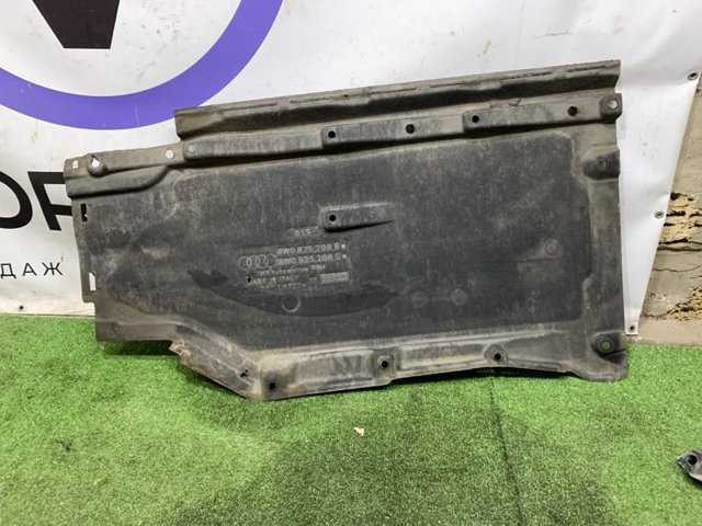 Захист днища, правий 8W0825208A VAG