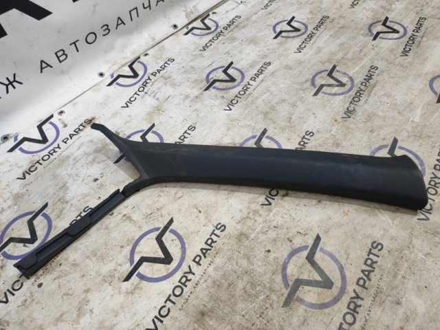Обшивка стійки кузова внутрішня, передня права 8W0867234DV48 VAG