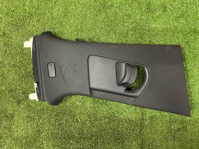 Обшивка стійки кузова внутрішня, середня права 8W0867244EV48 VAG