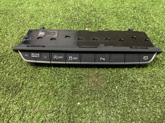 Блок кнопок центральної консолі 8W0925301BC5PR VAG