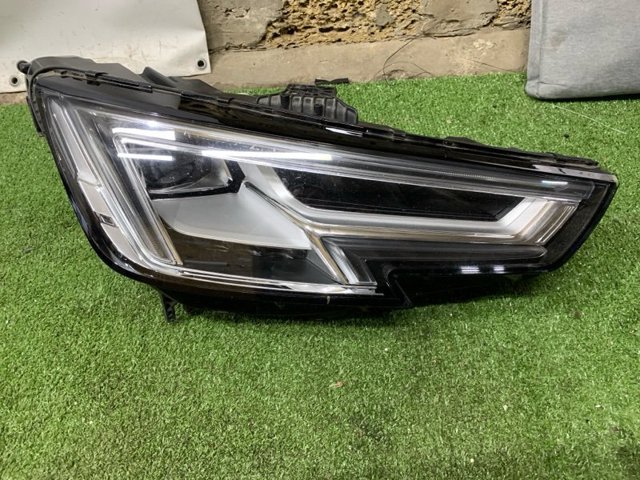 Фара основна права 8W0941774B VAG