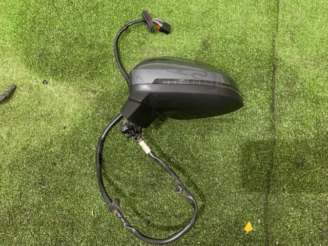 Ліве бічне дзеркало 8W1857409F9B9 VAG