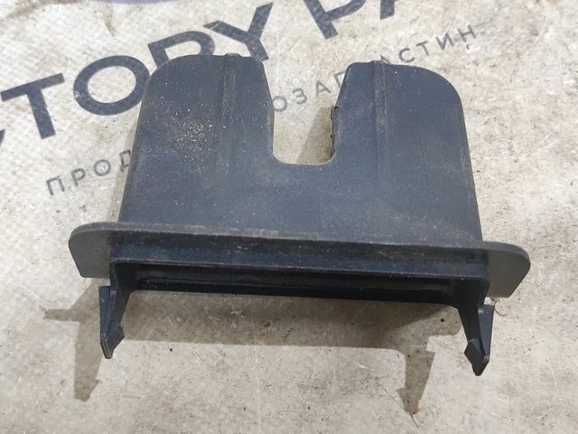 Кришка багажника кузова 8W5827520 VAG