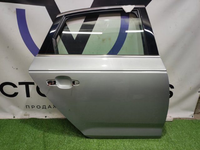 Двері задні, праві 8W5833052C VAG