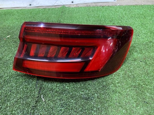 Фара задня права зовнішня 8W5945092F VAG