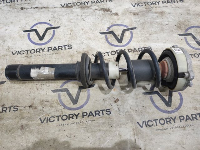 Амортизатори передні 8W6413031B VAG