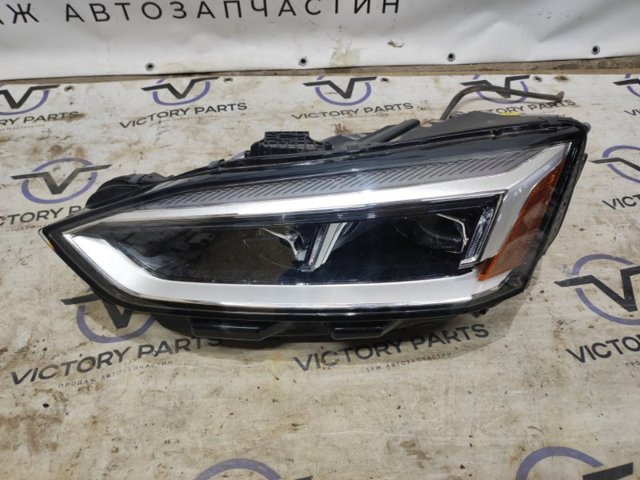 Фара ліва передня 8W6941773F VAG