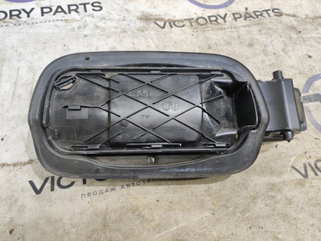 Заливна горловина паливного бака 8W8809906 VAG