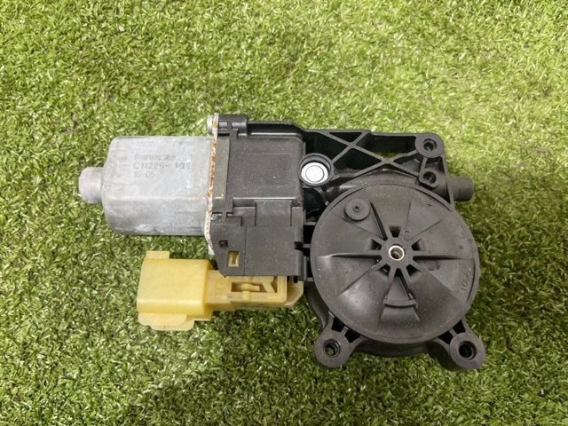 Мотор склопідйомника дверей задніх, правих DS7Z5423394A FORD