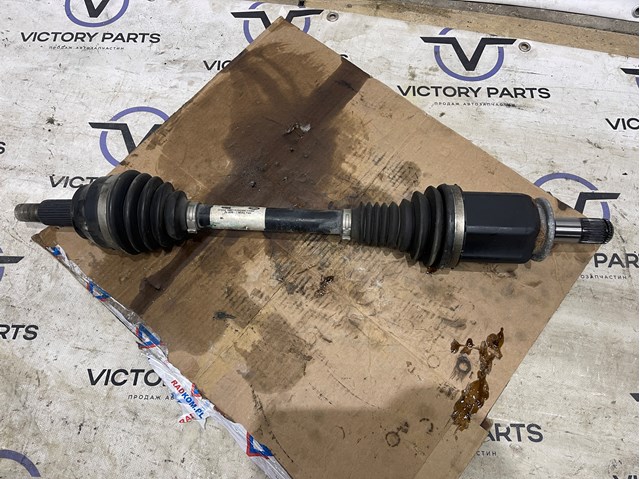 Привід передній лівий LR064252 LAND ROVER